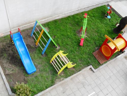 Детска площадка (завършен вид)